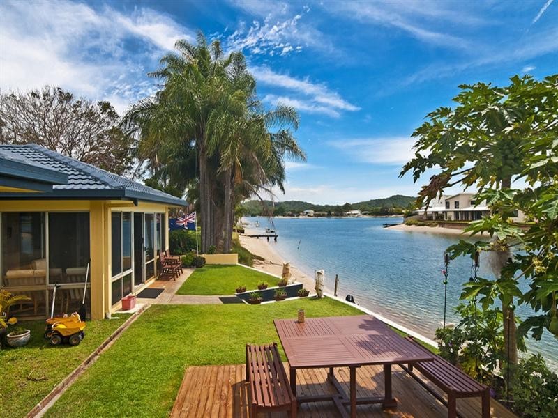 122 Mallawa Drive, Palm Beach QLD 4221