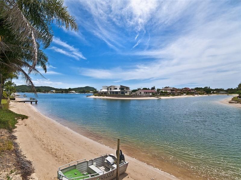 122 Mallawa Drive, Palm Beach QLD 4221