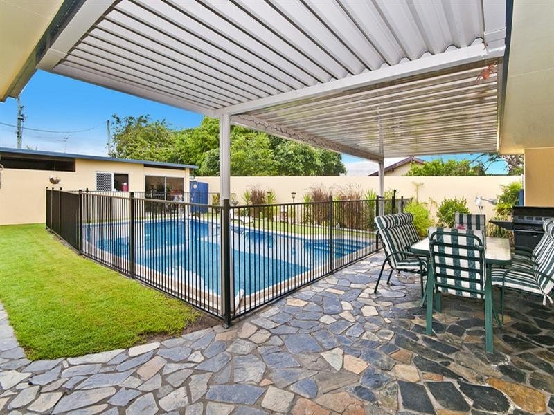 122 Mallawa Drive, Palm Beach QLD 4221