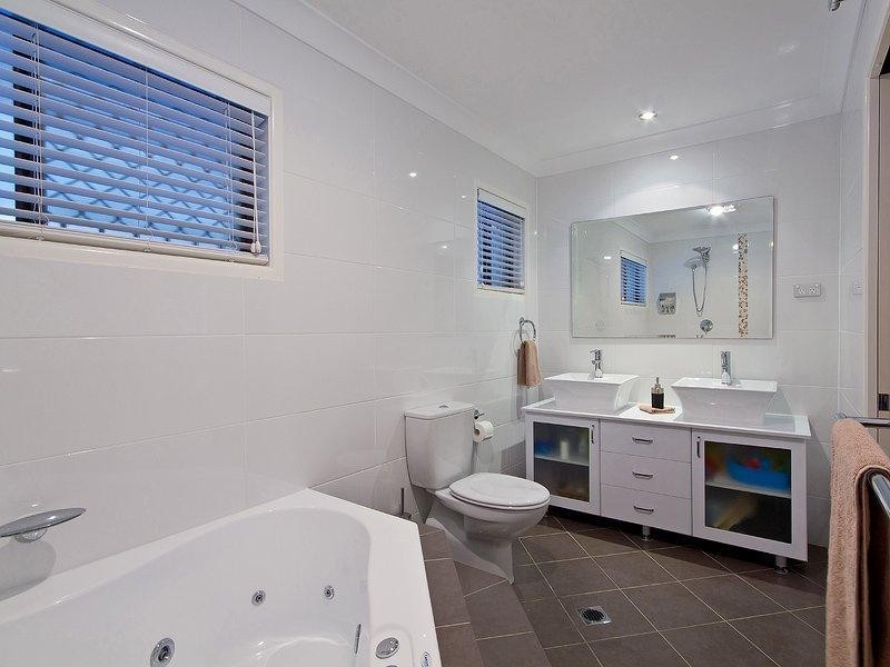 2 Mikonos Court, Currumbin Waters QLD 4223