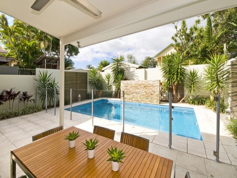 32 Fifteenth Avenue, Palm Beach QLD 4221