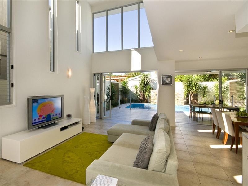 32 Fifteenth Avenue, Palm Beach QLD 4221