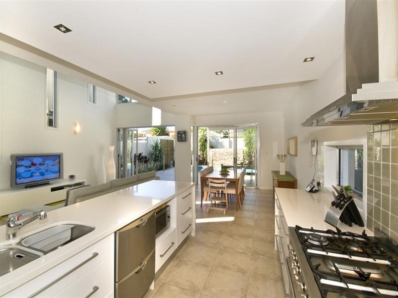 32 Fifteenth Avenue, Palm Beach QLD 4221