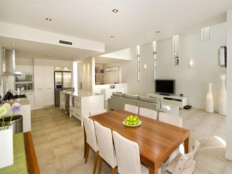 32 Fifteenth Avenue, Palm Beach QLD 4221