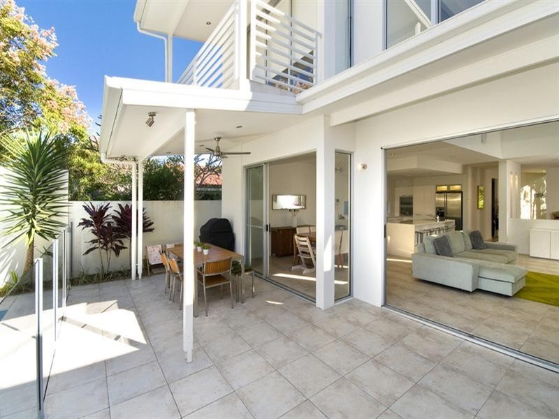 32 Fifteenth Avenue, Palm Beach QLD 4221