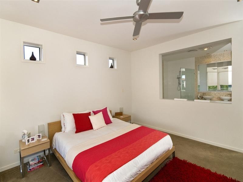 32 Fifteenth Avenue, Palm Beach QLD 4221