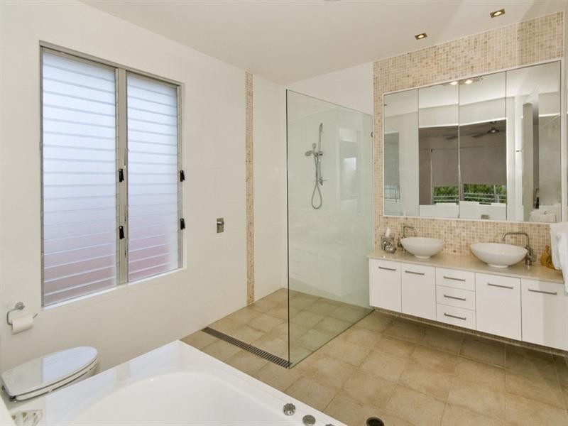32 Fifteenth Avenue, Palm Beach QLD 4221