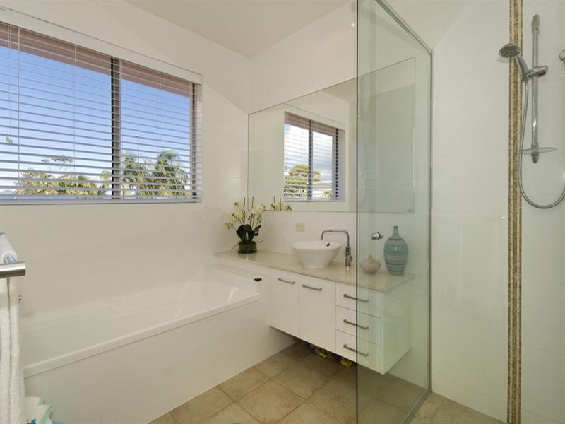 32 Fifteenth Avenue, Palm Beach QLD 4221