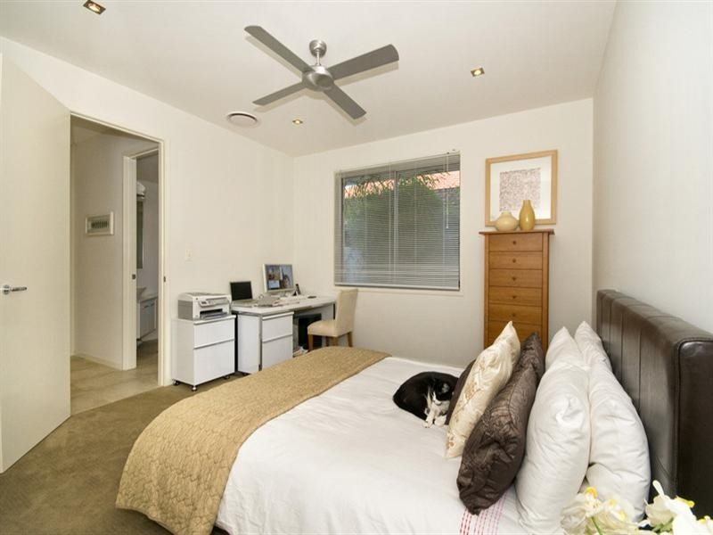32 Fifteenth Avenue, Palm Beach QLD 4221