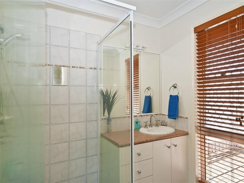 8 Hydrilla Court, Elanora QLD 4221