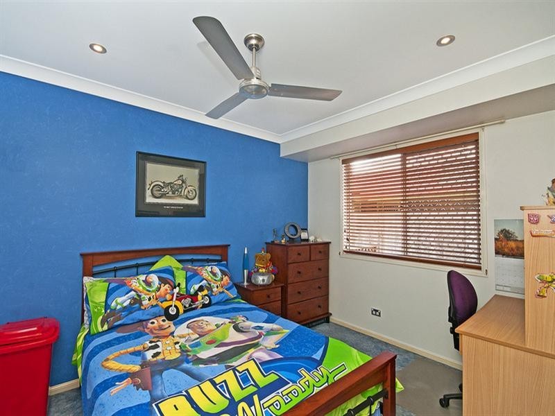 8 Hydrilla Court, Elanora QLD 4221