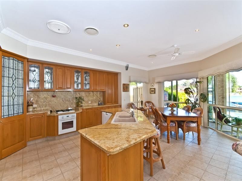 180 Tahiti Avenue, Palm Beach QLD 4221