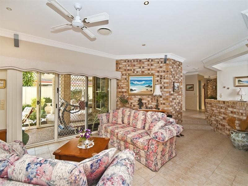 180 Tahiti Avenue, Palm Beach QLD 4221