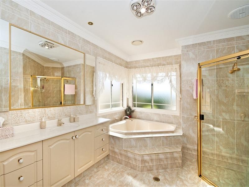 180 Tahiti Avenue, Palm Beach QLD 4221