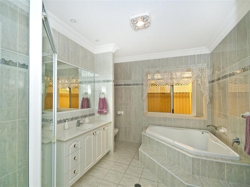 180 Tahiti Avenue, Palm Beach QLD 4221