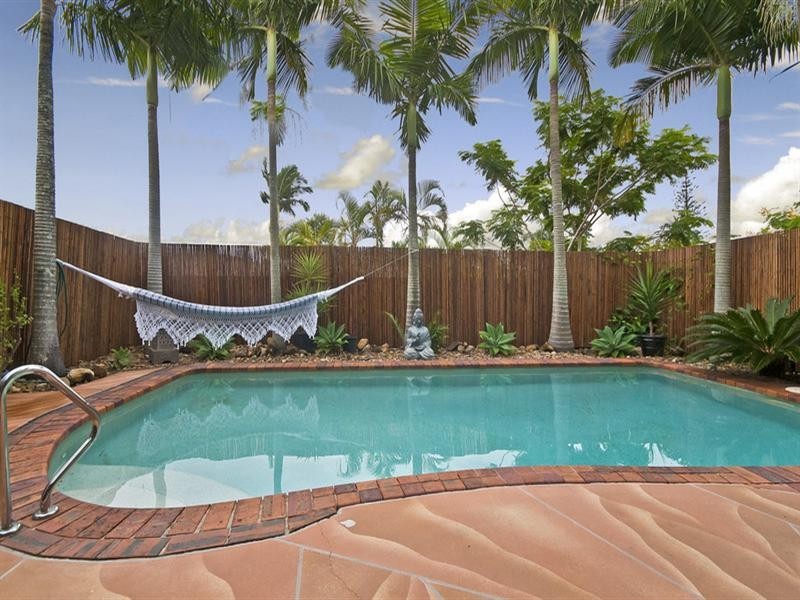 10 Peacock Place, Burleigh Waters QLD 4220