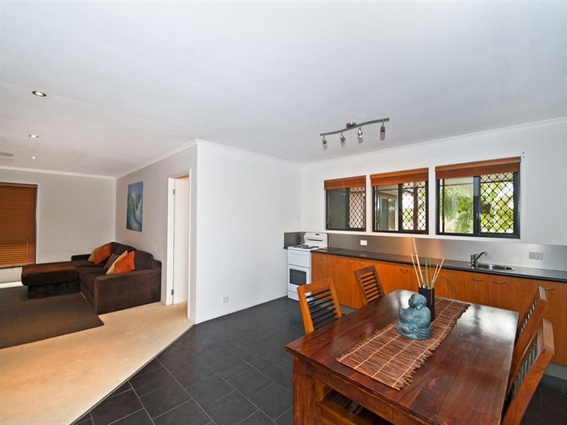 10 Peacock Place, Burleigh Waters QLD 4220