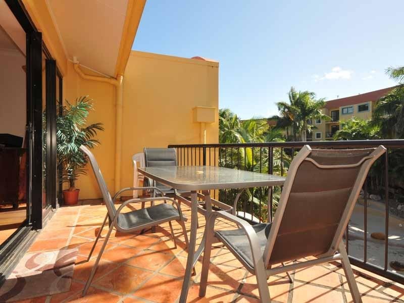 B28 Magic Mountain Resort, Miami QLD 4220