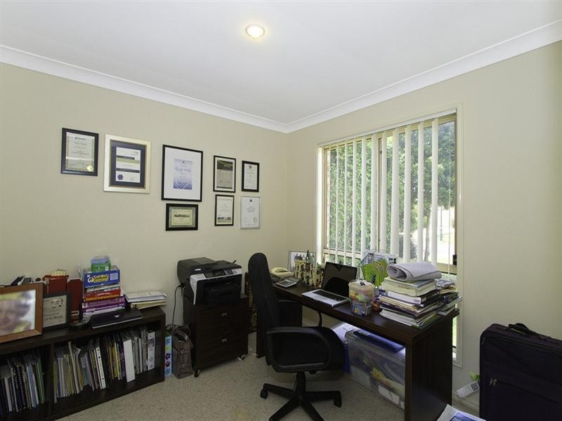 25 Tussock Crescent, Elanora QLD 4221