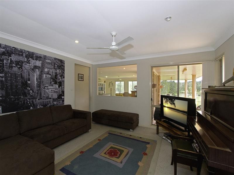 25 Tussock Crescent, Elanora QLD 4221