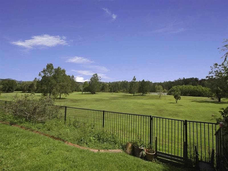 25 Tussock Crescent, Elanora QLD 4221