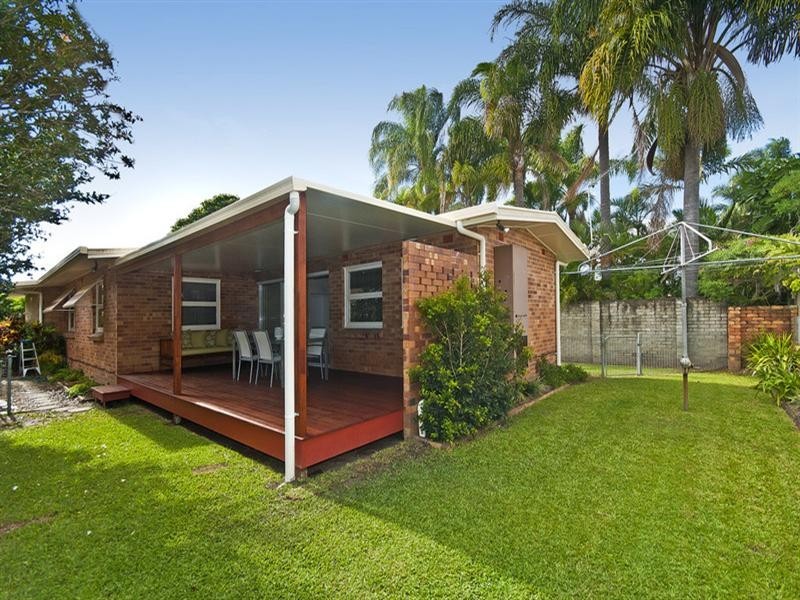 12 Morotai Avenue, Palm Beach QLD 4221