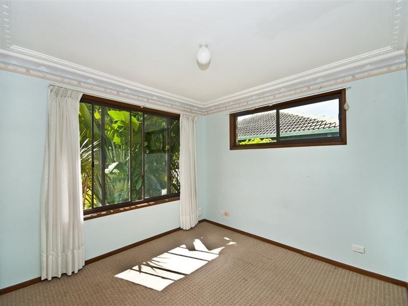 90 Japonica Drive, Palm Beach QLD 4221