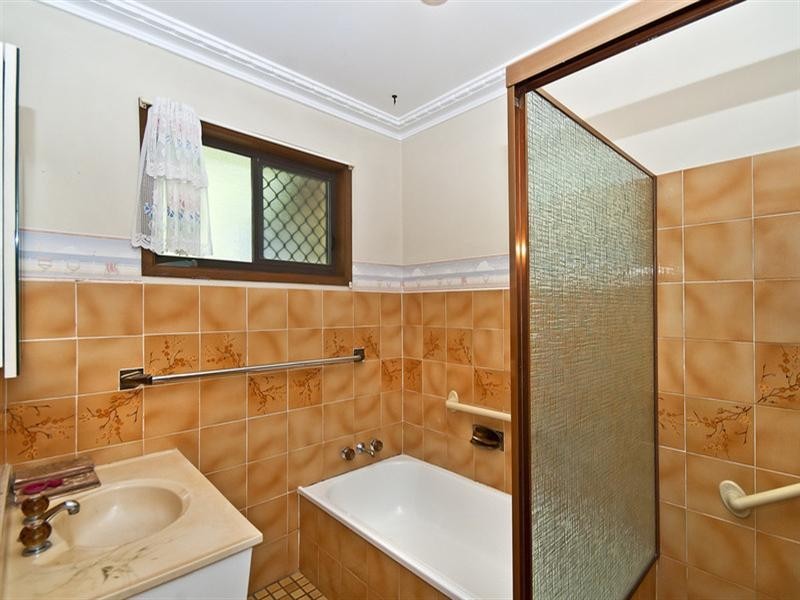 90 Japonica Drive, Palm Beach QLD 4221