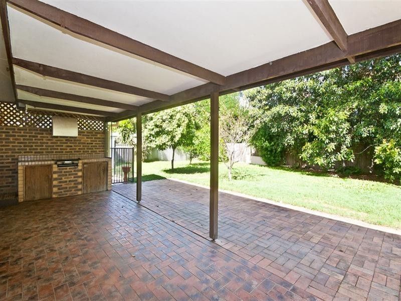 90 Japonica Drive, Palm Beach QLD 4221