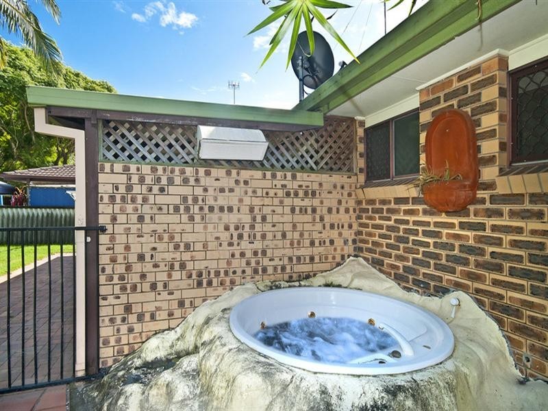 90 Japonica Drive, Palm Beach QLD 4221