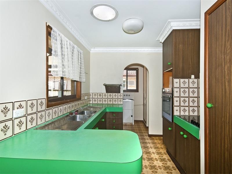 90 Japonica Drive, Palm Beach QLD 4221