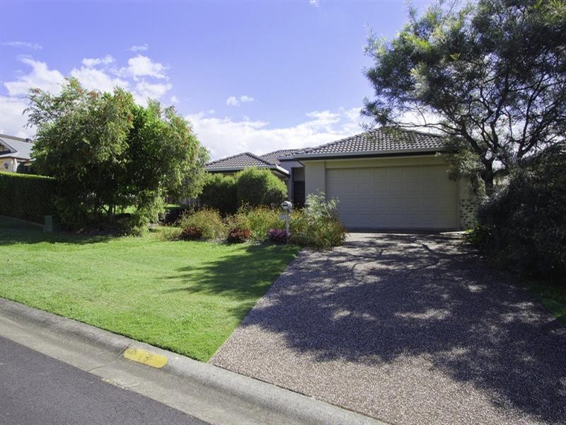 15 Hibertia Avenue, Elanora QLD 4221