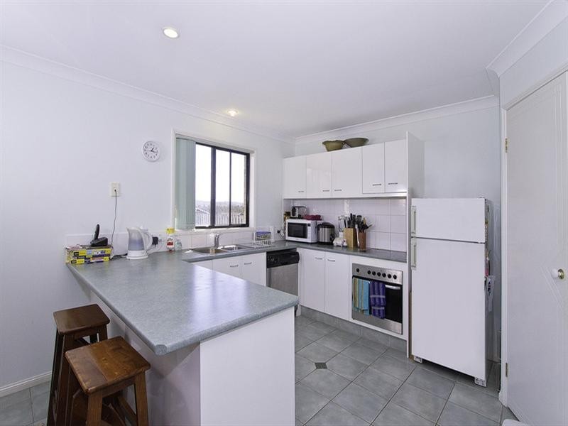 15 Hibertia Avenue, Elanora QLD 4221