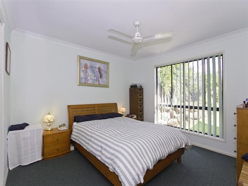 15 Hibertia Avenue, Elanora QLD 4221