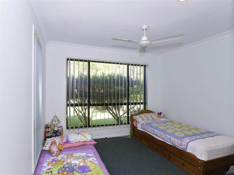 15 Hibertia Avenue, Elanora QLD 4221