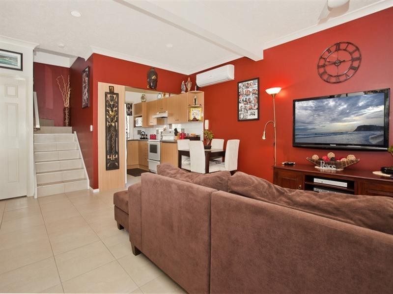 2/24 Thirteenth Avenue, Palm Beach QLD 4221