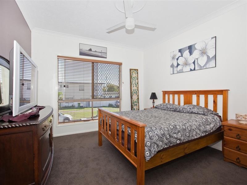 2/24 Thirteenth Avenue, Palm Beach QLD 4221