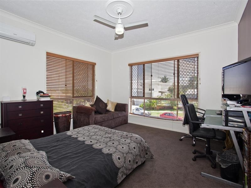 2/24 Thirteenth Avenue, Palm Beach QLD 4221