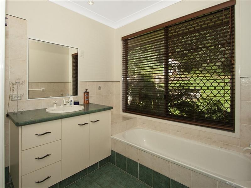 15 Kimmuli Drive, Elanora QLD 4221