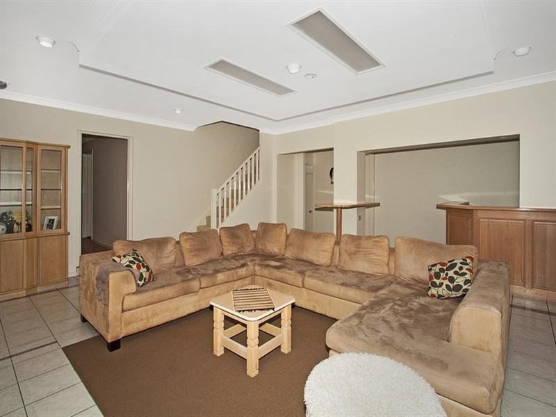 15 Kimmuli Drive, Elanora QLD 4221