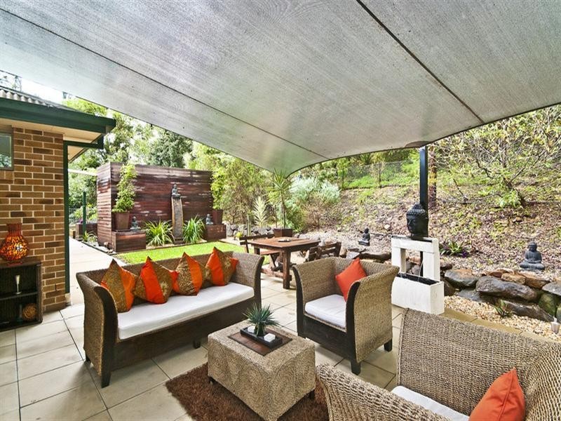 8 Mavista Grove, Elanora QLD 4221