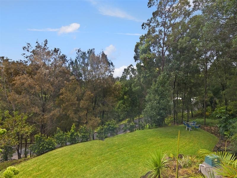 8 Mavista Grove, Elanora QLD 4221