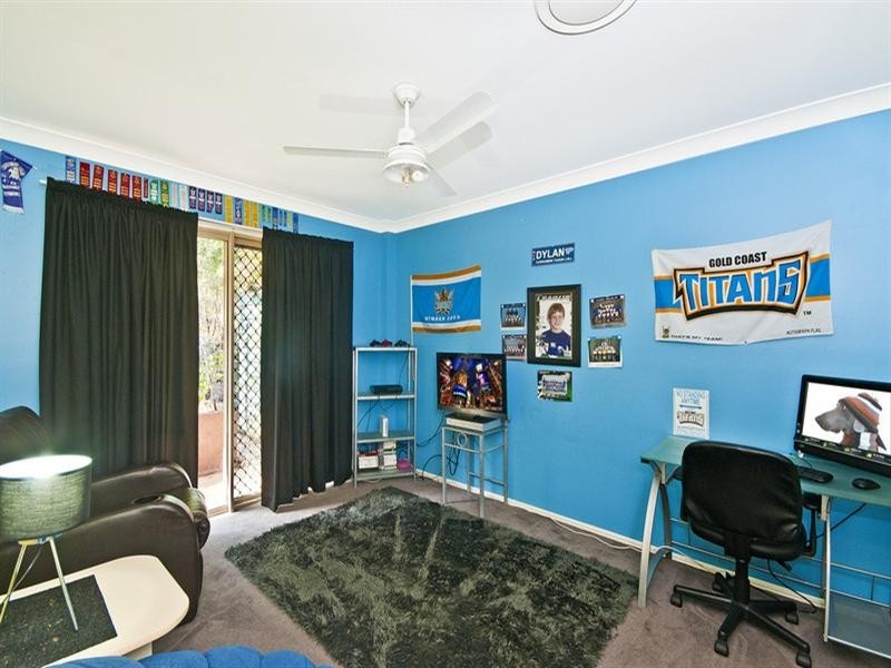 8 Mavista Grove, Elanora QLD 4221