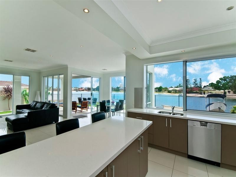 180 Mallawa Drive, Palm Beach QLD 4221