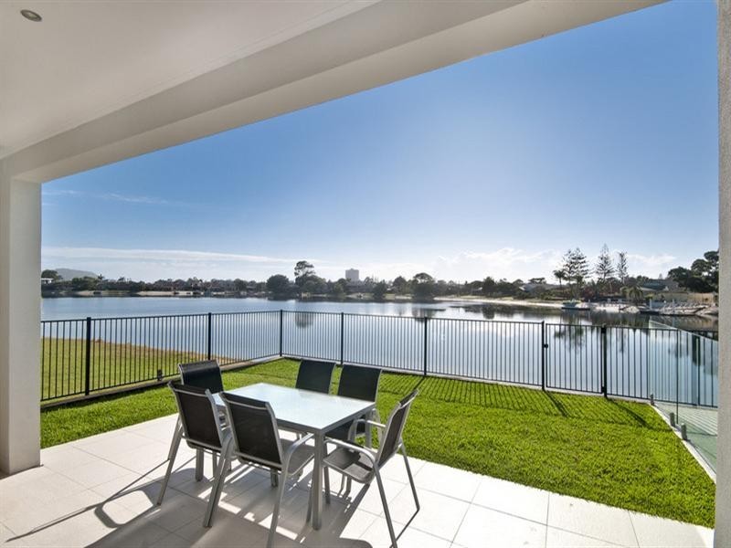 180 Mallawa Drive, Palm Beach QLD 4221