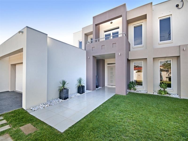 180 Mallawa Drive, Palm Beach QLD 4221