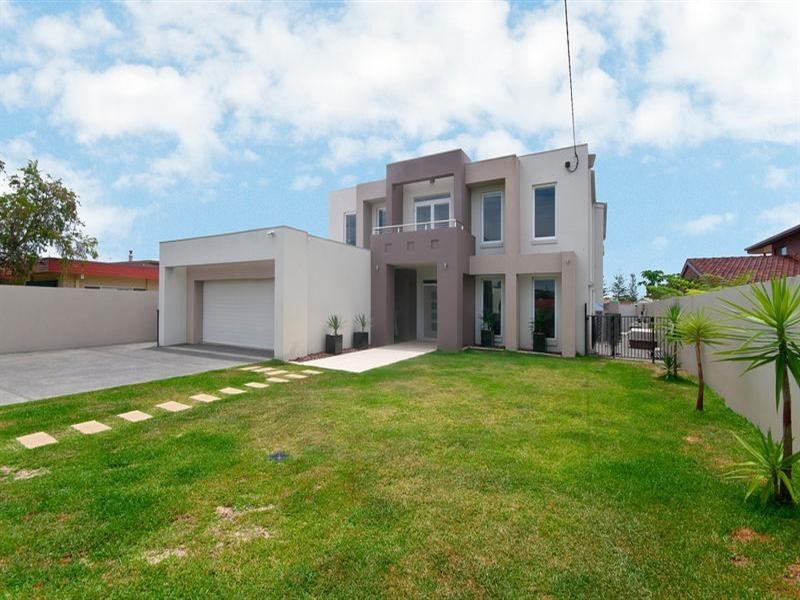 180 Mallawa Drive, Palm Beach QLD 4221