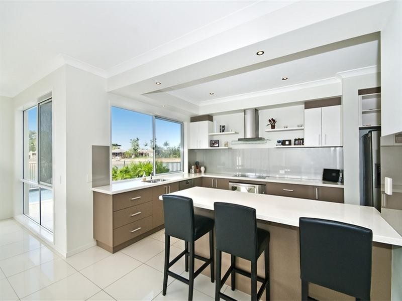 180 Mallawa Drive, Palm Beach QLD 4221