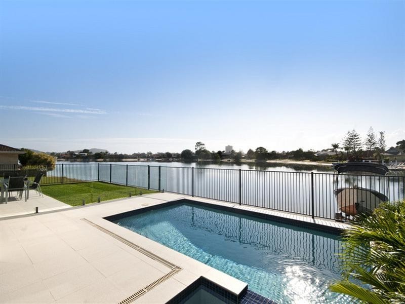 180 Mallawa Drive, Palm Beach QLD 4221