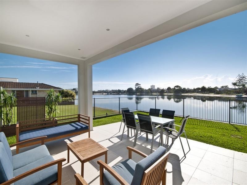 180 Mallawa Drive, Palm Beach QLD 4221